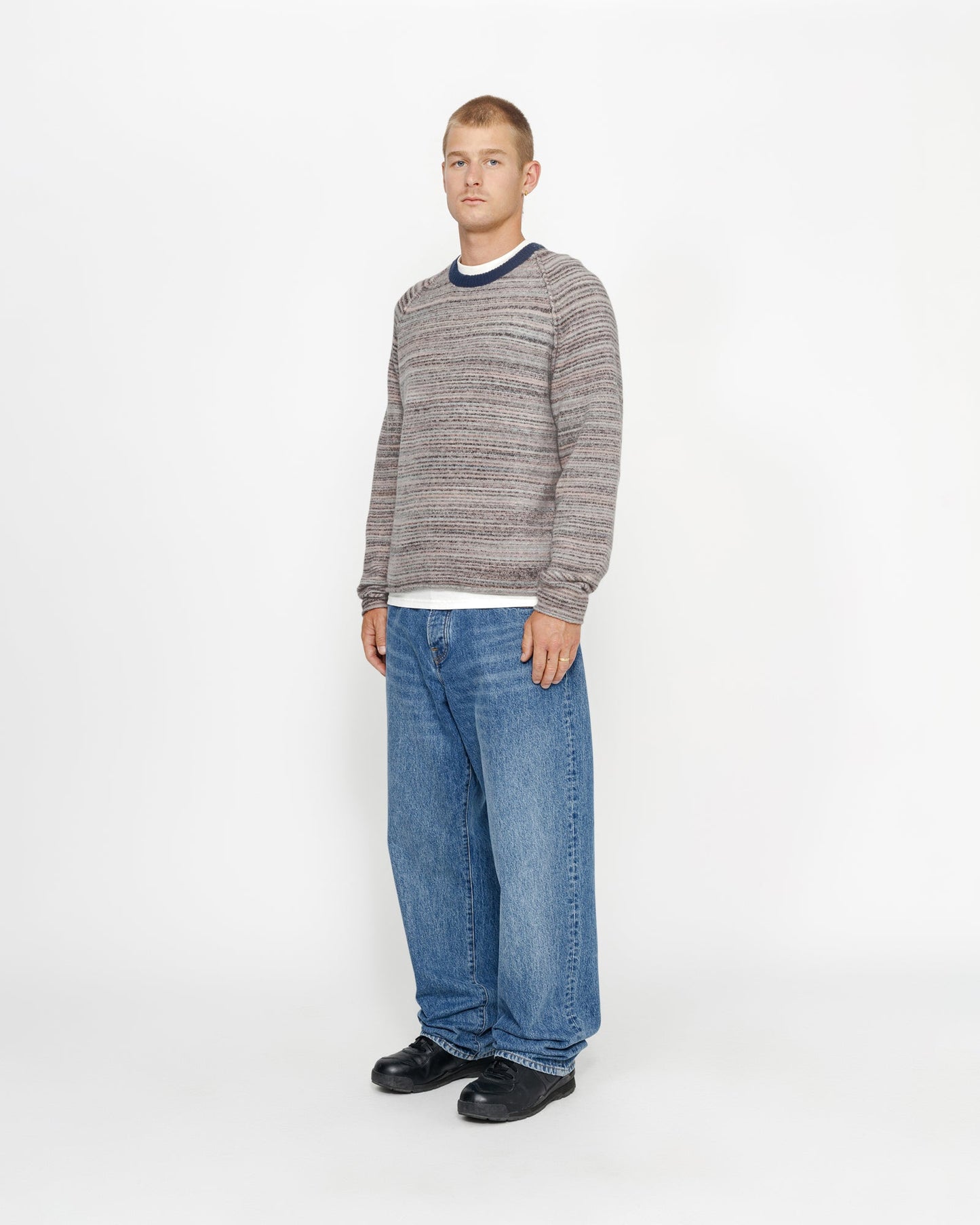 TEXTURED KNIT CONTRAST COLLAR CREW